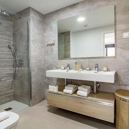 Апартаменти Lme9ba- Modern Flat Close To And Port *